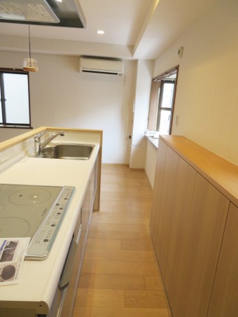 奥まった場所にあったキッチンを対面キッチンに